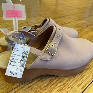 NWT Childrens Place clogs sz 6
